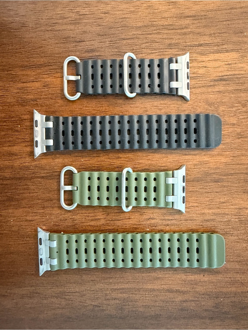 Astorgos Apple Watch Ocean Bands Black & Olive Green Set of 2